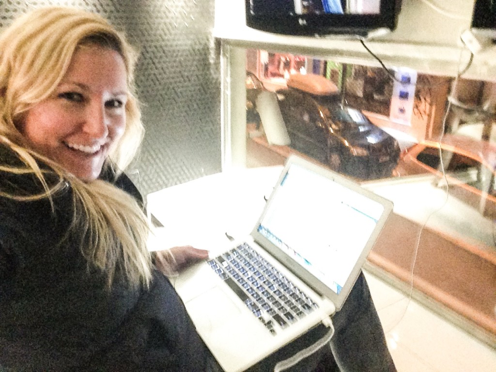 Mobile entrepreneurship take 2!!! Awesome when the lobby has an extra little computer room just for you to do your calls at 1am. Check.